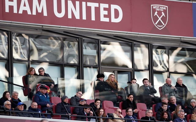 Police arrest two West Ham fans for alleged homophobic gestures