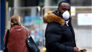 Coronavirus: Expert panel to assess face mask use by public