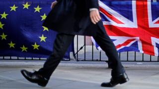 Brexit: UK-EU trade talks resume ahead of June summit