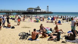Coronavirus: Risk in UK lockdown easing too soon, warn scientists