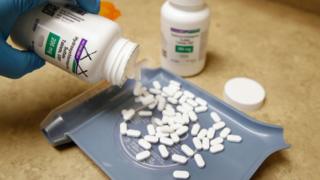 Coronavirus: Influential study on hydroxychloroquine withdrawn