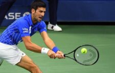 Djokovic brushes aside Struff to advance in New York
