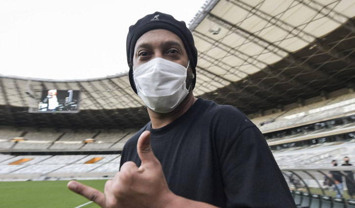 Ronaldinho tests positive for Coronavirus