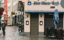 Coronavirus: Germany restricts social life in ‘lockdown light
