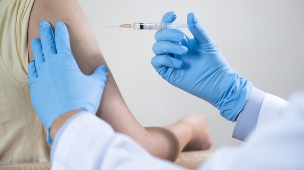 Coronavirus: EU buys 300m doses of BioNTech-Pfizer vaccine