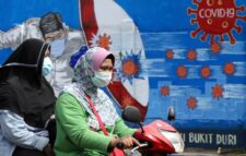 Indonesia aims for halal ruling before COVID vaccine roll out