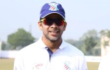 Razzak bids farewell to cricket with tears in his eyes