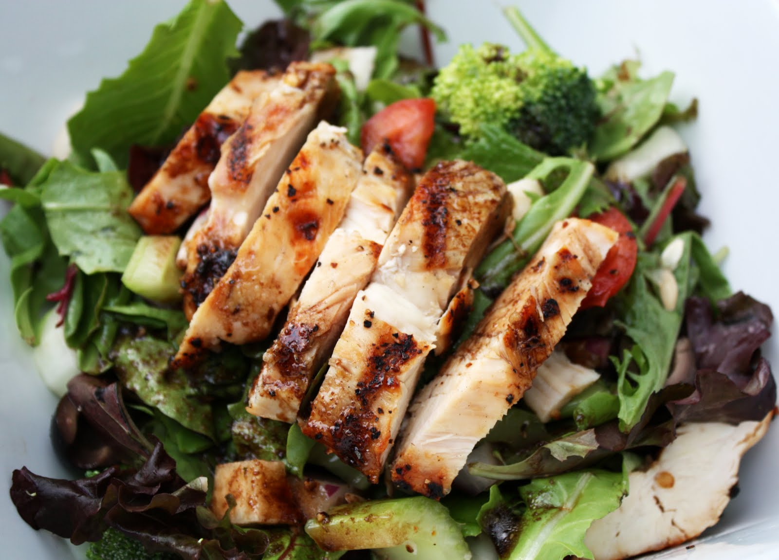 Grilled chicken salad will reduce weight