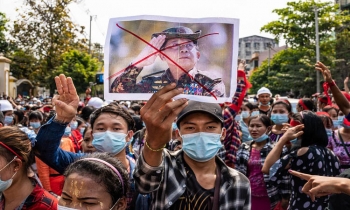 Myanmar in the face of international sanctions