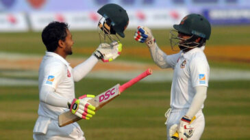 Bangladesh cricket team is moving towards victory
