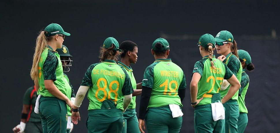 Five members of the South African cricket team are stuck in Bangladesh