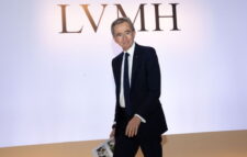 Bernard Arnold is the richest man in the world, surpassing Jeff Bezos