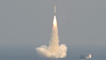 India successfully test-fires ballistic missile from submarine in Bay