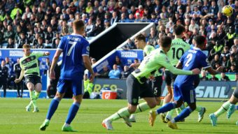 De Bruyne’s rocket sinks Leicester as City go top