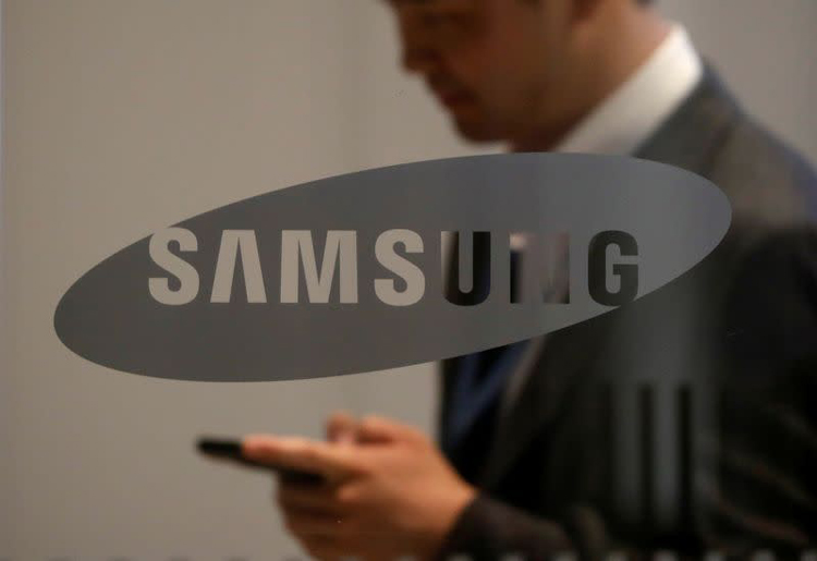 Samsung quarterly profit set to slump 25%, first decline in nearly 3 years