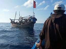 Bangladesh tries to stop Rohingya risking their lives at sea