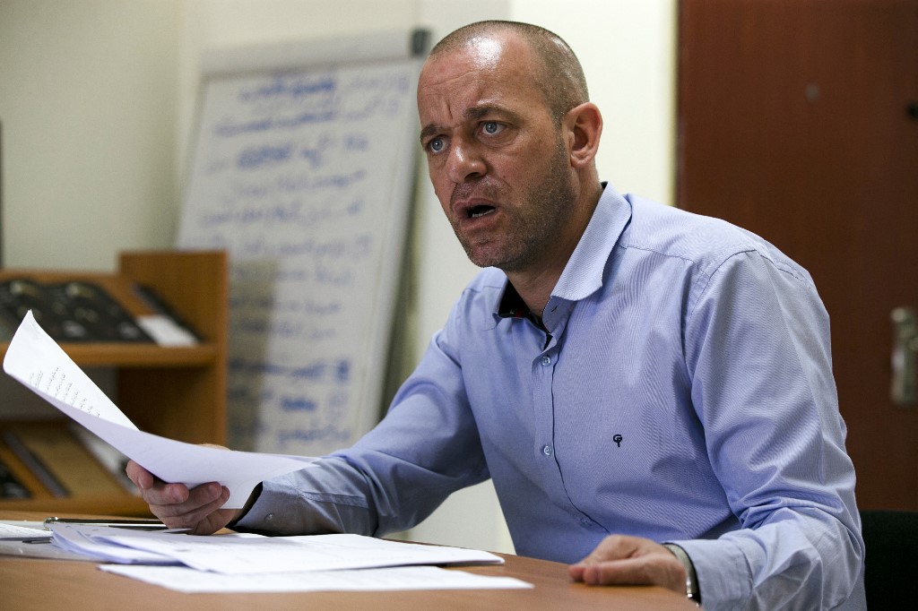 Israel deports Palestinian lawyer Salah Hamouri to France
